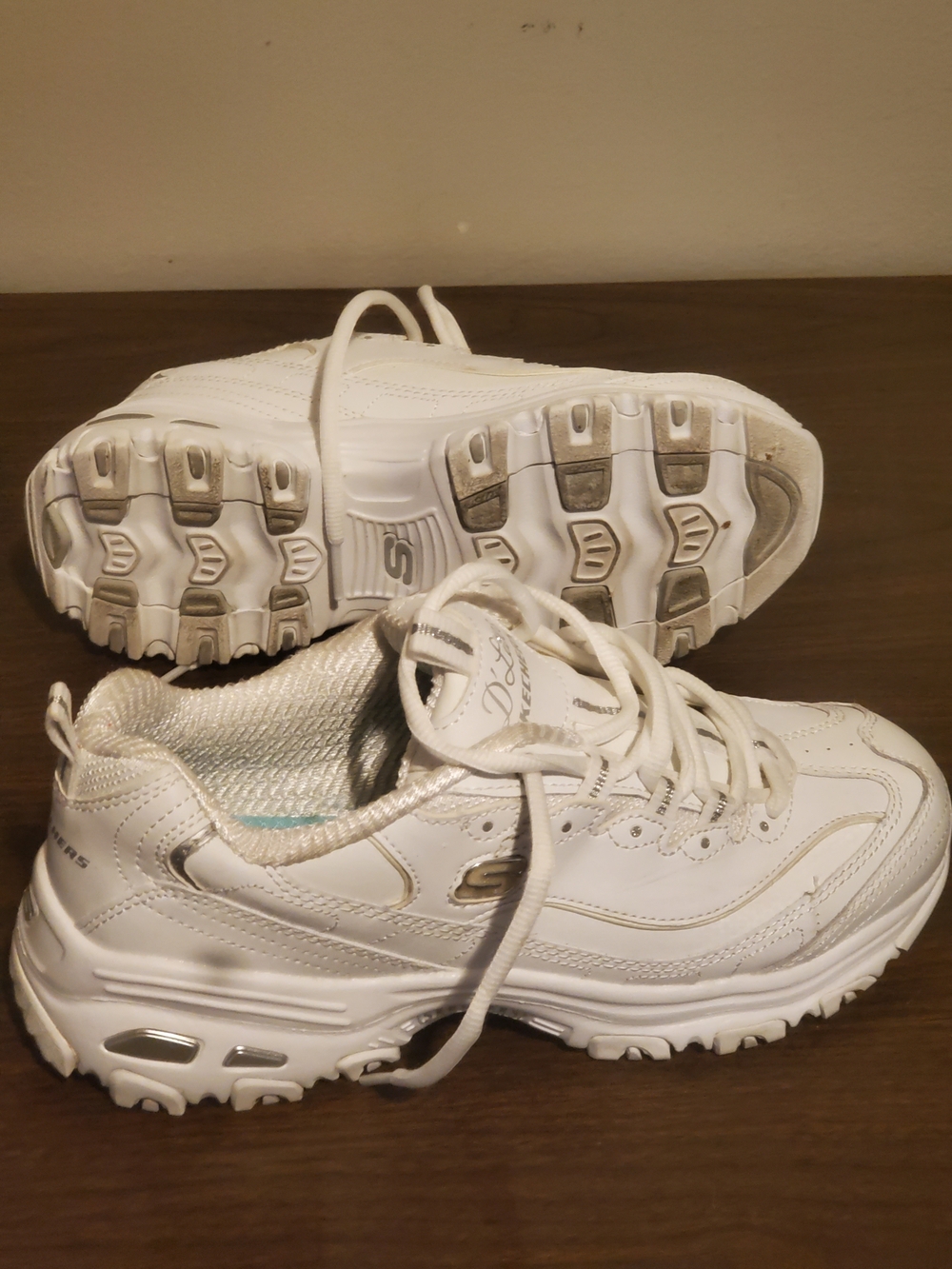 Skechers D' Lites  "New without box"